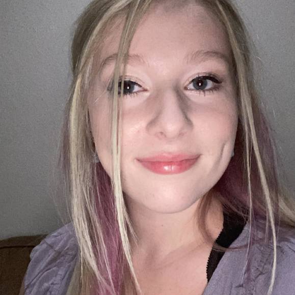 Jesika Tieszen - Poshmark Profile Picture of Jesika Tieszen (@jltieszen) on Poshmark