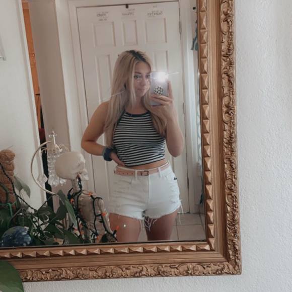 Profile Picture of Zeena Shaffar (@zeenashaffar) on Poshmark