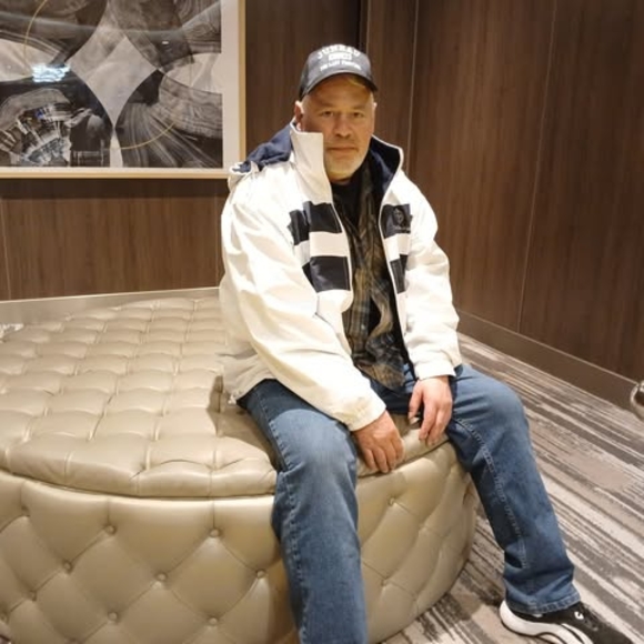 Profile Picture of Randy Blanks (@randyblanks) on Poshmark