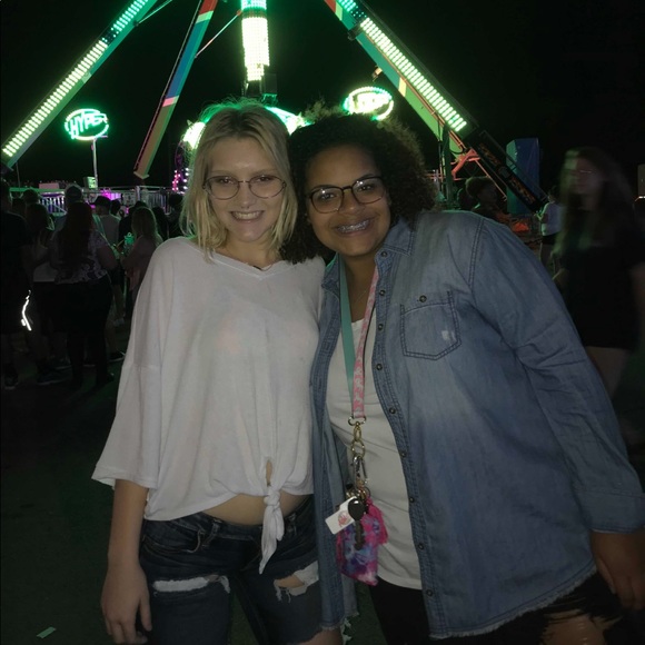 Profile Picture of Jacqueline Morrow (@morrjacq) on Poshmark