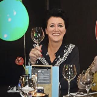 Profile Picture of Rommenique Huijbregts (@rommenique.huybregts) on Facebook