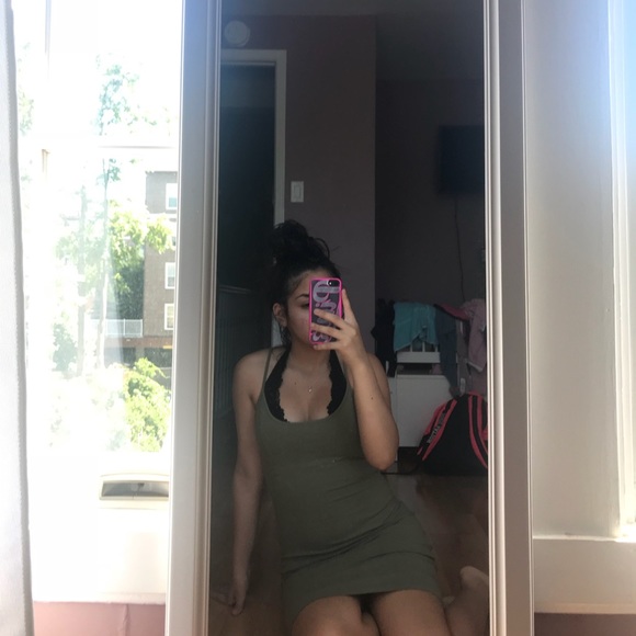 Profile Picture of Viviana Duarte (@buymycloset776) on Poshmark