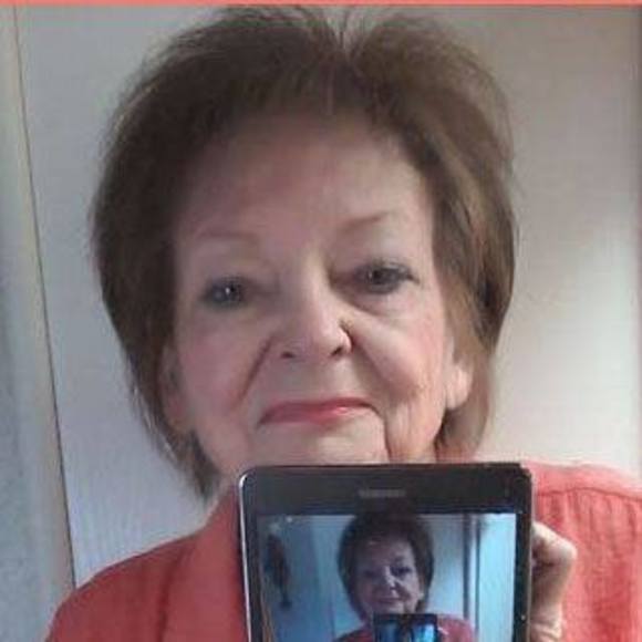 Profile Picture of Joanne Currah (@joannecurrah) on Poshmark