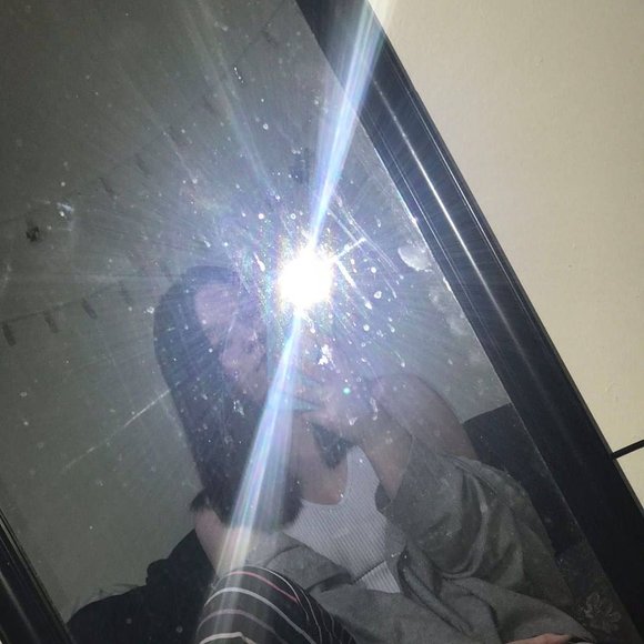 Profile Picture of Alexia Armstrong (@alexiaarmstrong) on Poshmark