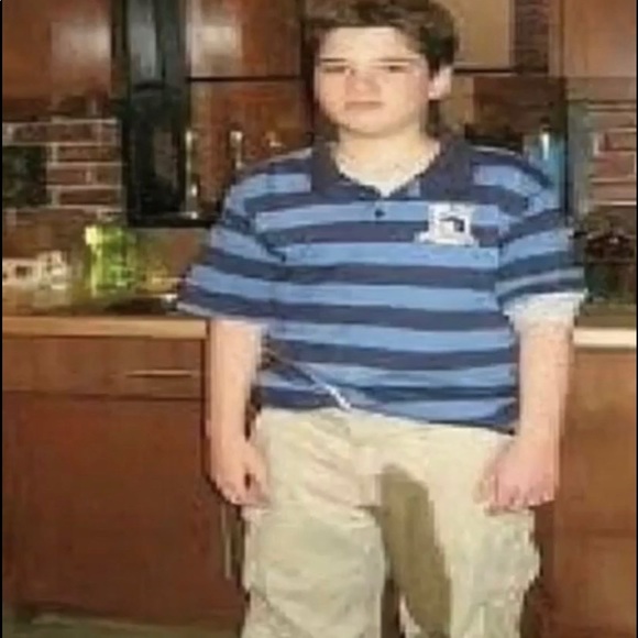 Profile Picture of Yuri Baronich (@yuribaronich) on Poshmark