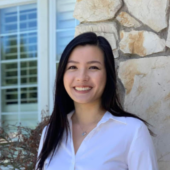 Profile Picture of Violet Nguyen (@violetn133) on Poshmark