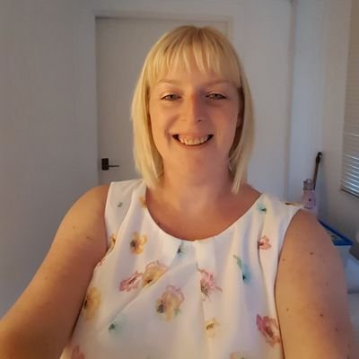 Profile Picture of Claire Calverley (@ClaireCal13) on Twitter