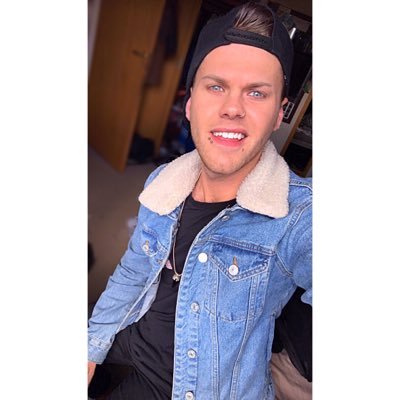 Profile Picture of RyanCoutts (@RyanJamesCoutts) on Twitter