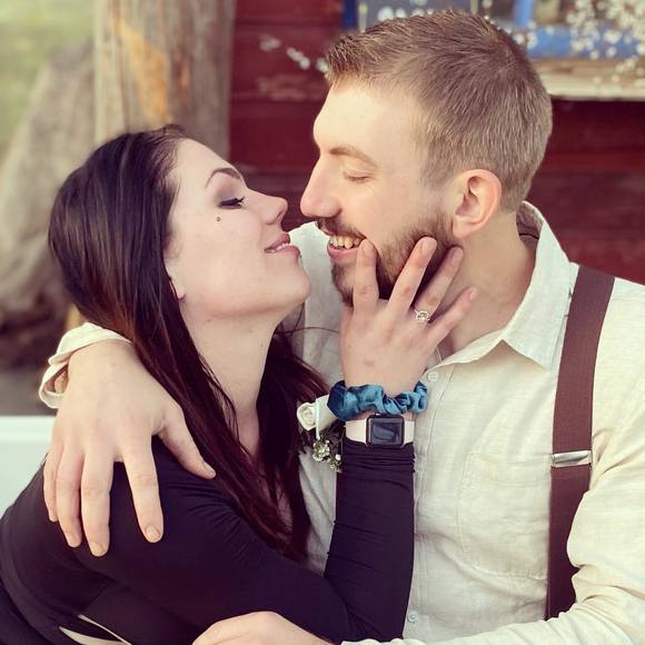 Profile Picture of Miah Graff (@graffmiah) on Poshmark