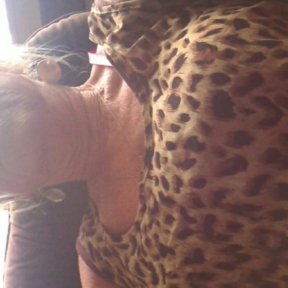 Profile Picture of Gladys Moore (@gladysholloway) on Poshmark