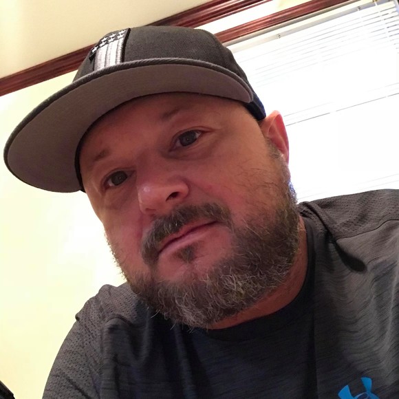 Profile Picture of Mark Bowman (@mrkbwmn) on Poshmark