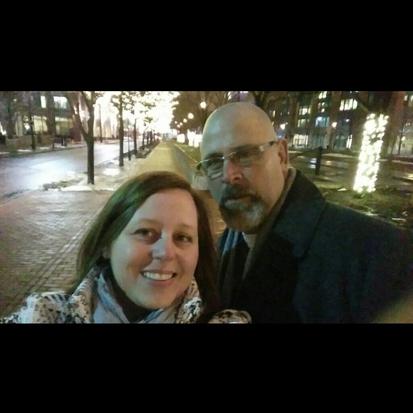 Profile Picture of Angela Kessler (@angelarn6n) on Poshmark
