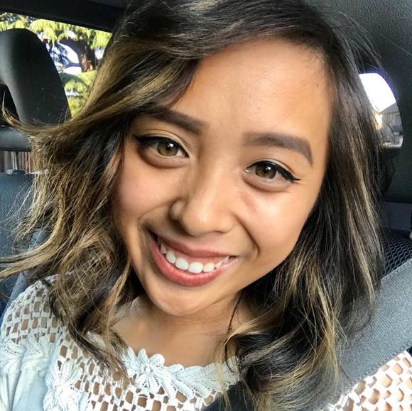 Profile Picture of Josie Argoncillo (@josieargoncillo) on Poshmark