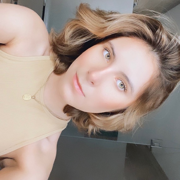 Isabella Amaya matheus - Poshmark Profile Picture of Isabella Amaya matheus (@isadamayam) on Poshmark