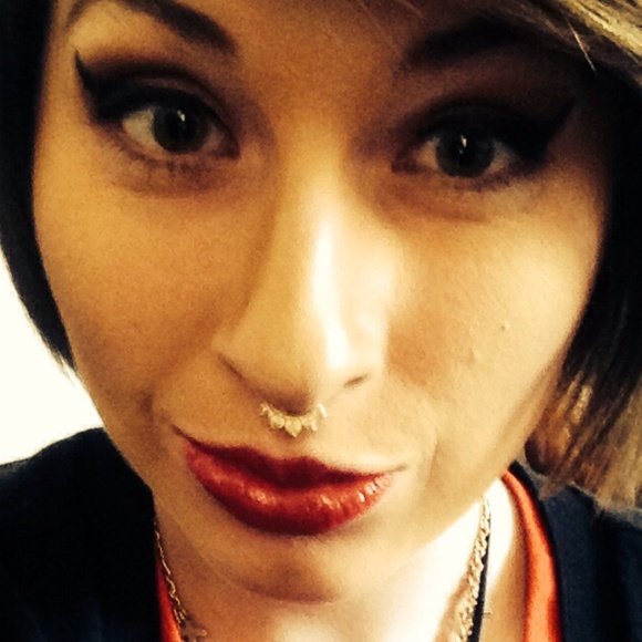Profile Picture of Jess Doire (@gorejessxp) on Poshmark