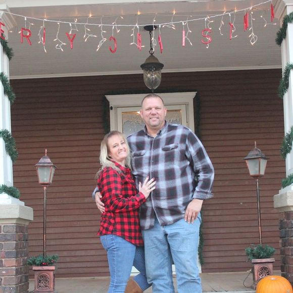 Profile Picture of Becky Shomper (@becky_1995) on Poshmark