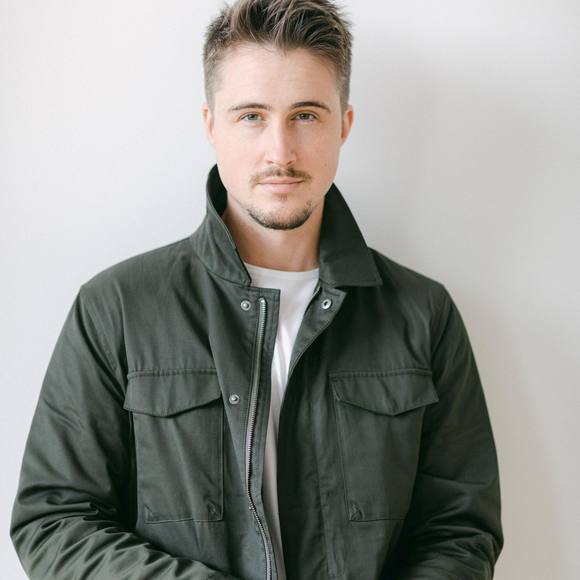 Profile Picture of Chris Manitius (@chrismanitius) on Poshmark