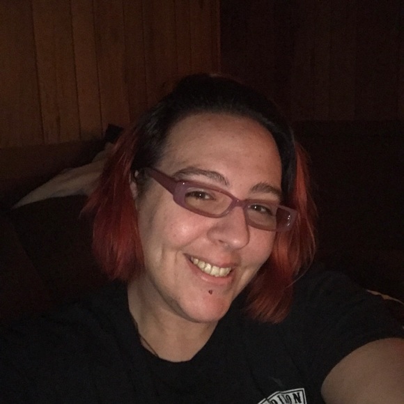 Profile Picture of Kate Trefelner (@katetrefelner34) on Poshmark