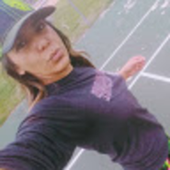 Profile Picture of Mickey Zamarron (@mickeyzamarron) on Poshmark