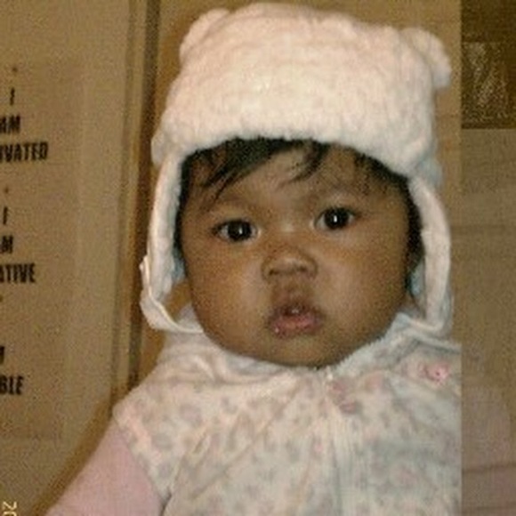 Profile Picture of Shirlnella Munar (@smunar82) on Poshmark