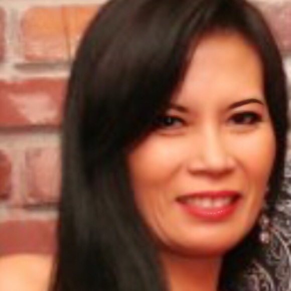 Profile Picture of Debbie Grant (@debbripg07) on Poshmark