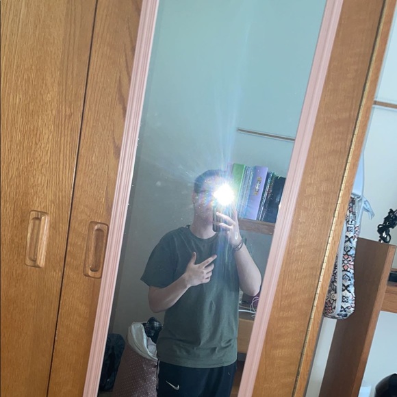Profile Picture of Sydney Strubinger (@sydstrub20) on Poshmark