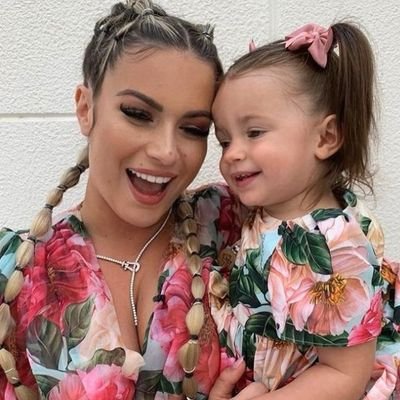 Profile Picture of Carla & Kevin  🥀 (@CarvinClouds) on Twitter