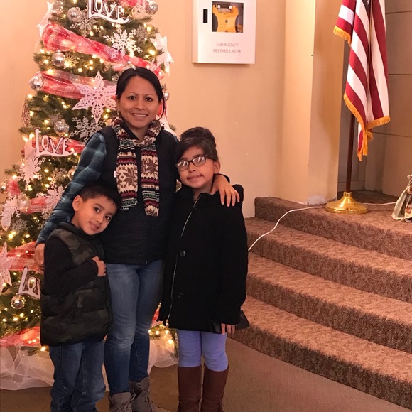 Profile Picture of Lupe Hernandez (@lupe537) on Poshmark