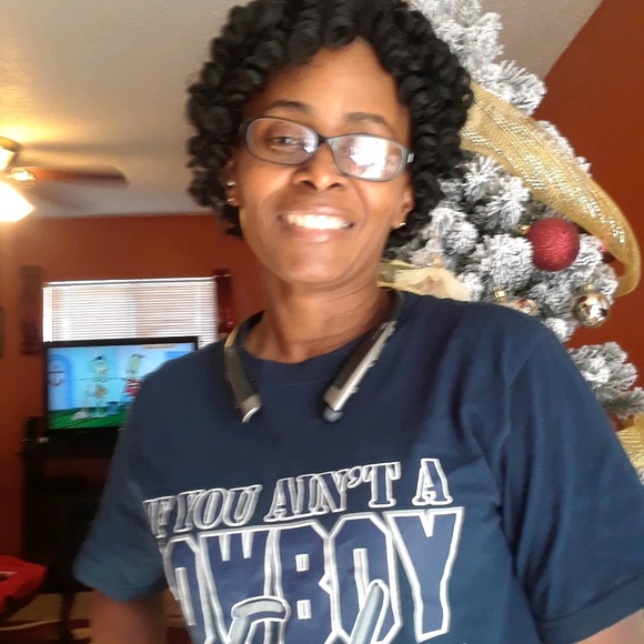 Profile Picture of Paula Cook (@loverrd) on Poshmark