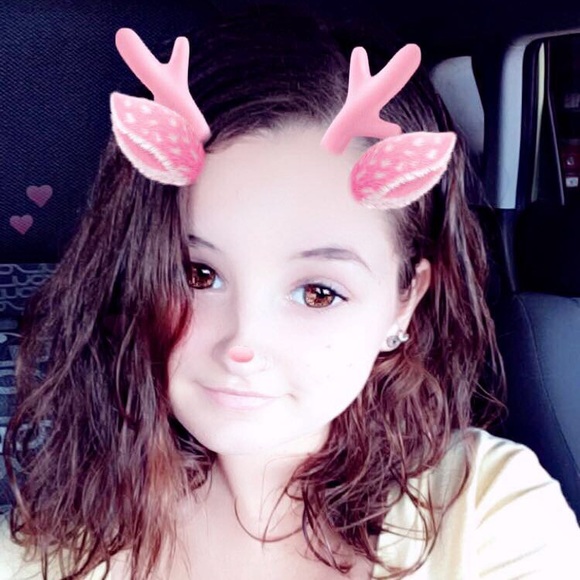 Profile Picture of Christina Grimmett (@christinagrim) on Poshmark