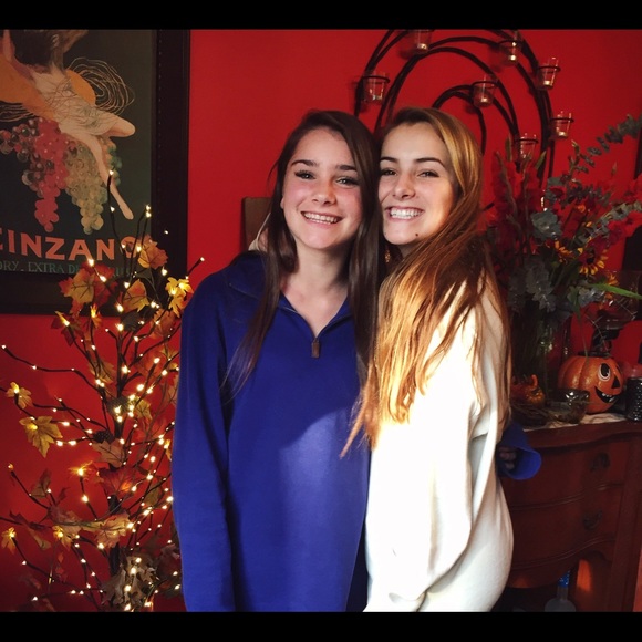 Profile Picture of Grace Kaniewski (@gracekan) on Poshmark