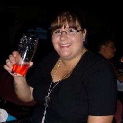 Profile Picture of Michelle (@shellybob1987) on Twitter