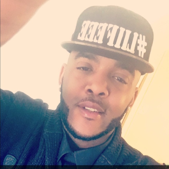 Profile Picture of Jacob Davis (@bigfactz) on Poshmark