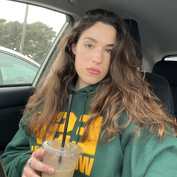 Profile Picture of Megan Joyce (@meganjoyce0127) on Poshmark