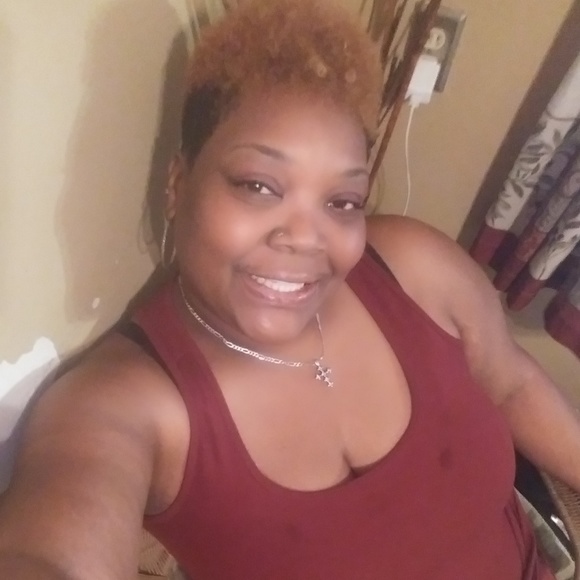 Profile Picture of Kaletha Hill davis (@cocoahill49) on Poshmark