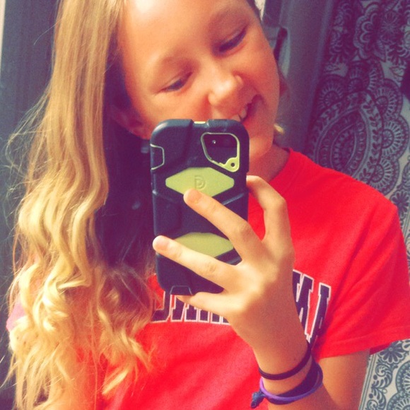 Profile Picture of Cambell Gniech (@cam1112) on Poshmark