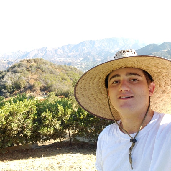 Profile Picture of Austin Sneed (@austinesneed) on Poshmark