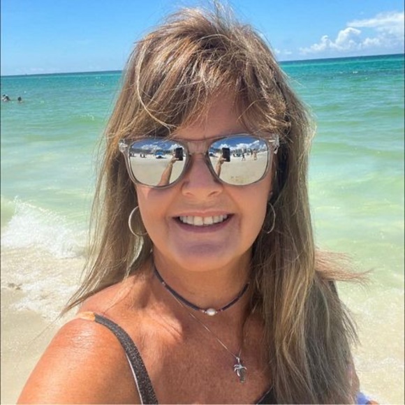 Profile Picture of Sandy Ciroula (@sandysea08) on Poshmark