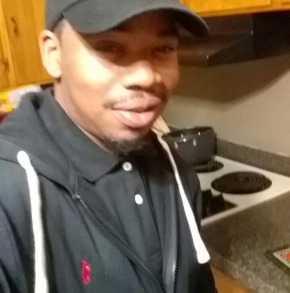Profile Picture of James Cosby (@saucy14u) on Poshmark
