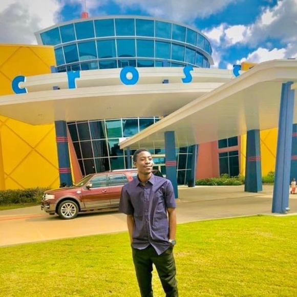 Profile Picture of Moi Siafa (@moisiafa6) on Poshmark