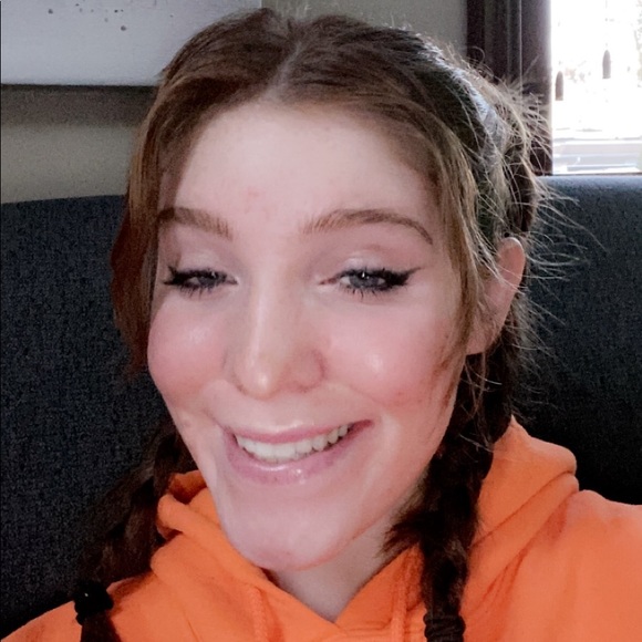 Profile Picture of Katie Mcdermott (@katie_mcd496) on Poshmark