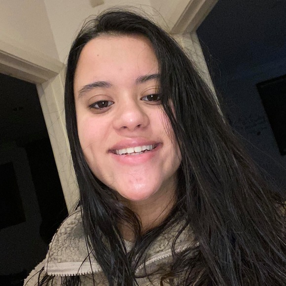 Profile Picture of Monique Nannipieri (@mnannipieri) on Poshmark