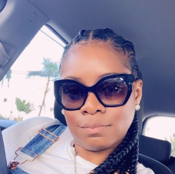 Profile Picture of Sathia Selena (@selerick31) on Poshmark