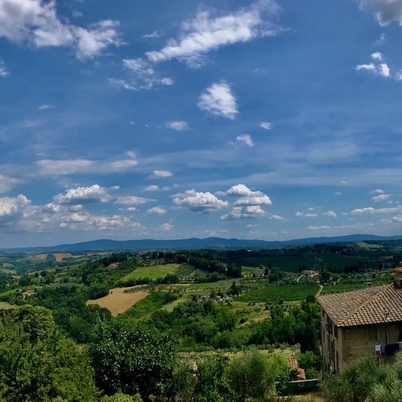 Profile Picture of Annalyn Baumann (@annalynbbb) on Poshmark