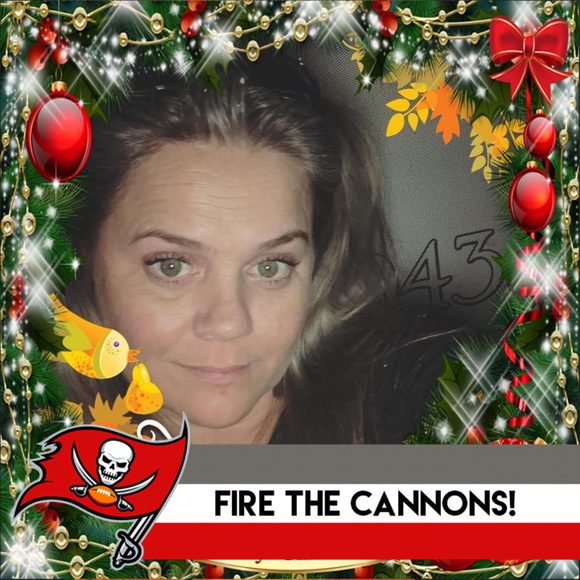 Profile Picture of Mandy Algate (@moozie) on Poshmark
