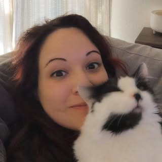 Profile Picture of Chris Mewhinney (@mrs.chris.mew) on Instagram