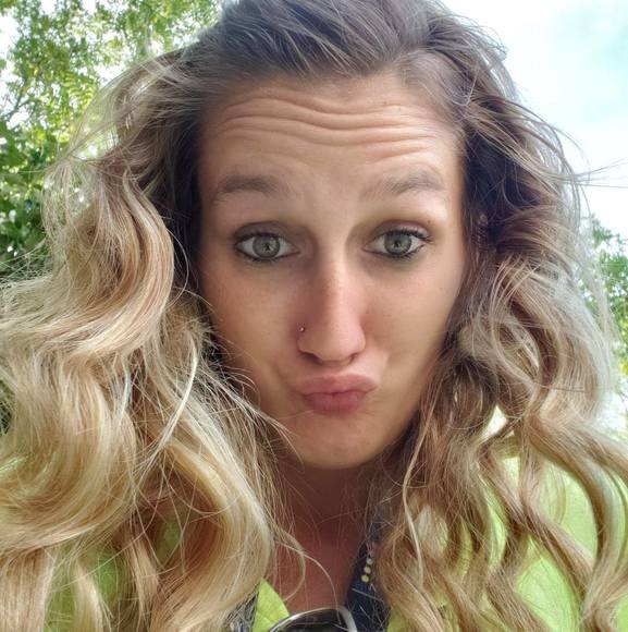 Profile Picture of Shawna Workman (@shawnaworkman) on Poshmark