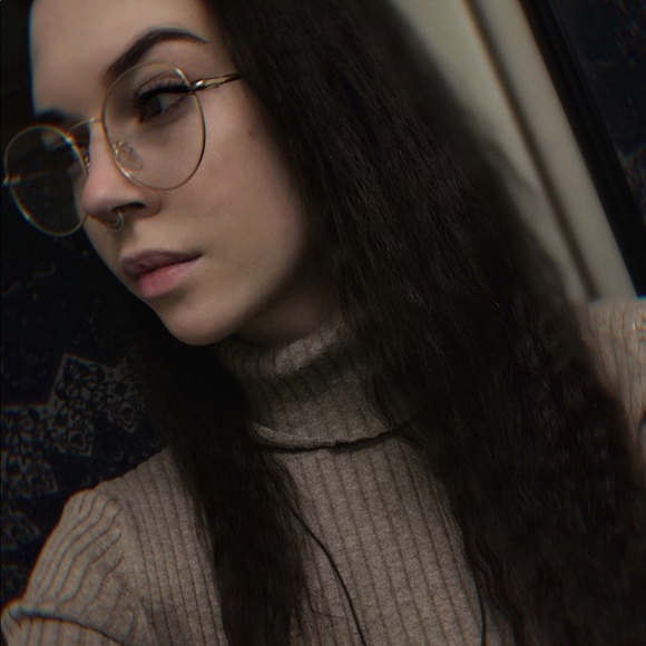 Profile Picture of Madeline Laity (@little_mads) on Poshmark