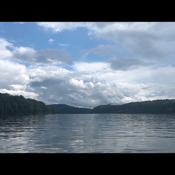 Profile Picture of Ashleah Adams (@ashleah12) on Poshmark