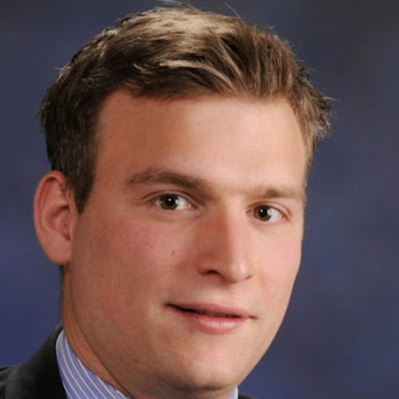 Profile Picture of Oliver Dunatov (@oliverdunatov) on Poshmark